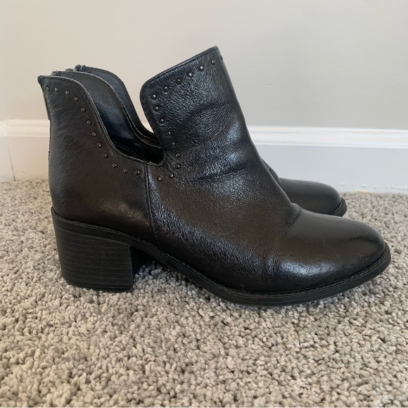 Steve Madden Black Leather Booties Size 7 - Picture 1 of 8